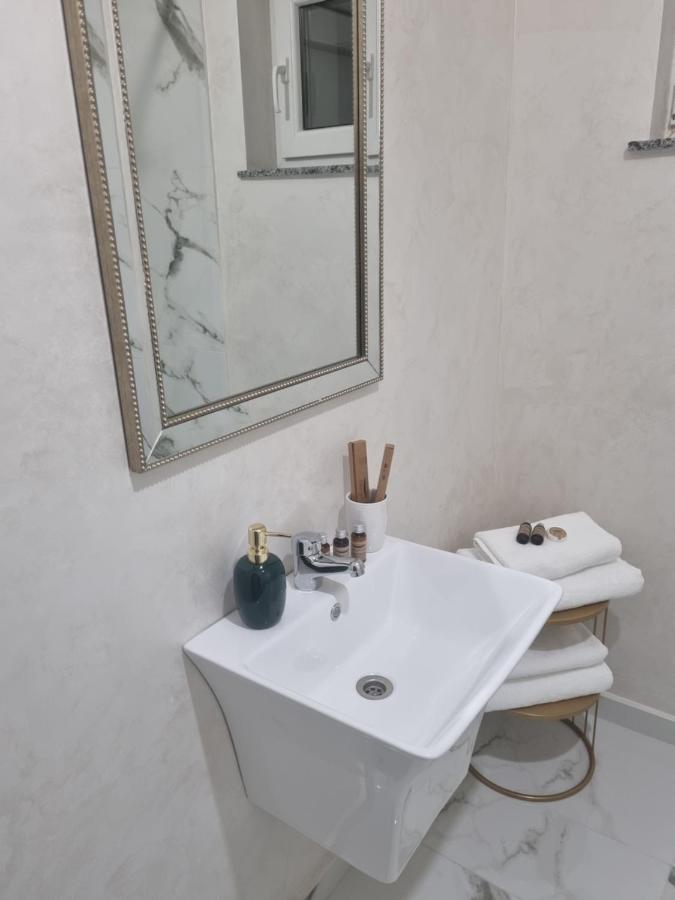טרגו ניאמץ Tesa Boutique Hotel מראה חיצוני תמונה